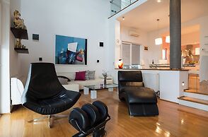 Villa Aylin, 5-bed, Next to the sea