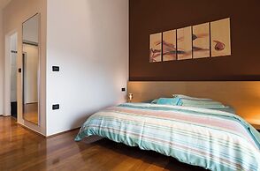 Villa Aylin, 5-bed, Next to the sea