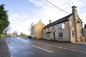 Impeccable 2-bed Apartment in Chipping Norton