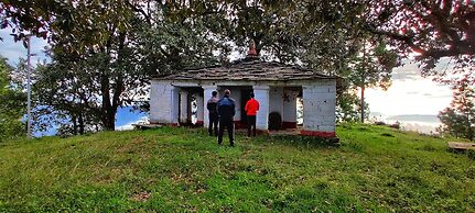 Majkhali Woods, Ranikhet, By Himalayan Eco Lodges