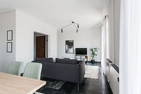 Spacious Apartment near HELEXPO