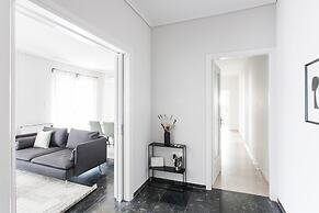 Spacious Apartment near HELEXPO