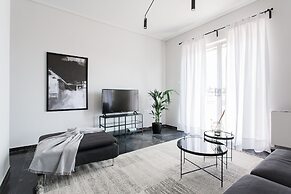 Spacious Apartment near HELEXPO