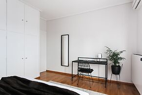 Spacious Apartment near HELEXPO