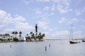 Hillsboro Beach Resort by Kasa