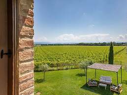 Charming 10 pax Villa in Cortona With Private Pool