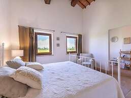 Charming 10 pax Villa in Cortona With Private Pool
