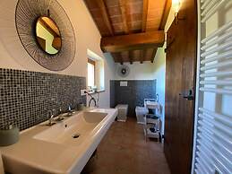Charming 10 pax Villa in Cortona With Private Pool