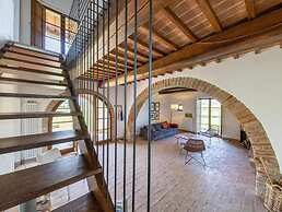 Charming 10 pax Villa in Cortona With Private Pool