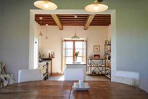 Charming 10 pax Villa in Cortona With Private Pool