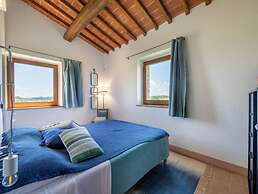 Charming 10 pax Villa in Cortona With Private Pool