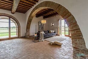 Charming 10 pax Villa in Cortona With Private Pool