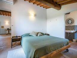Charming 10 pax Villa in Cortona With Private Pool