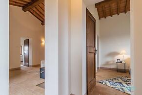 Charming 10 pax Villa in Cortona With Private Pool