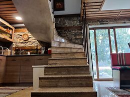 Lovely 4-bed House in Kosti