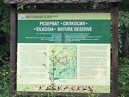 Lovely 4-bed House in Kosti