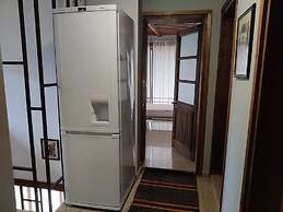 Lovely 4-bed House in Kosti