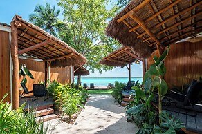 Casa Aakal Lagoon Front