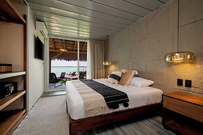 Casa Aakal Lagoon Front