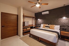 Casa Aakal Lagoon Front