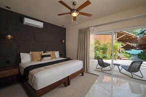 Casa Aakal Lagoon Front