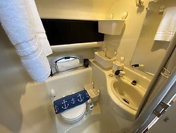 Stunning 2-bed Boat in Dreverna