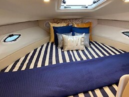 Stunning 2-bed Boat in Dreverna