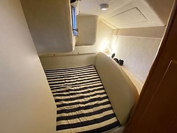 Stunning 2-bed Boat in Dreverna