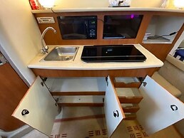 Stunning 2-bed Boat in Dreverna