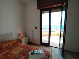 Rosa Virginia vista mare