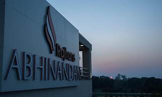 Hotel Rajhans Abhinandan