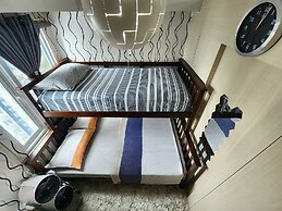High-Tech Studio at Grass Residences -2 persons only, Quezon City