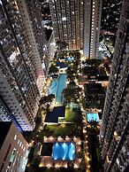 High-Tech Studio at Grass Residences -2 persons only, Quezon City