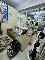 High-Tech Studio at Grass Residences -2 persons only, Quezon City