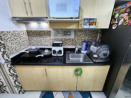 High-Tech Studio at Grass Residences -2 persons only, Quezon City