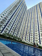 High-Tech Studio at Grass Residences -2 persons only, Quezon City