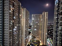High-Tech Studio at Grass Residences -2 persons only, Quezon City