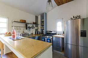 Plum Guide - The Carling Nest