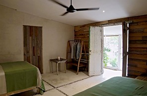 Private oceanfront house - lagoon access