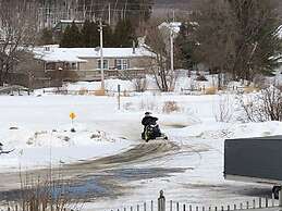Island Pond Country Inn (Formerly the Lakefront Inn & Motel)