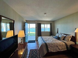 Island Pond Country Inn (Formerly the Lakefront Inn & Motel)