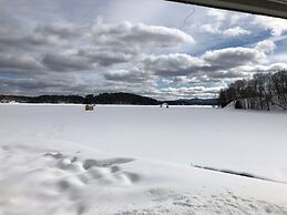 Island Pond Country Inn (Formerly the Lakefront Inn & Motel)