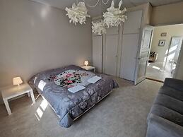 Superior 2-bed Apartment in Kotka. Sauna Facility