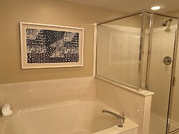 Ashworth 502 3 Bedroom Condo by RedAwning