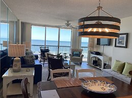 Ashworth 502 3 Bedroom Condo by RedAwning