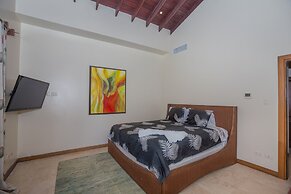 Pristine Bay 1003 3 Bedroom Home by RedAwning