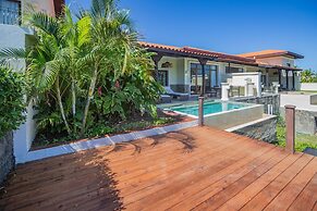 Pristine Bay 1003 3 Bedroom Home by RedAwning