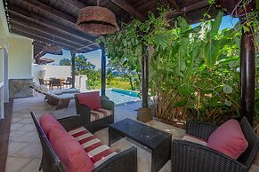 Pristine Bay 1003 3 Bedroom Home by RedAwning