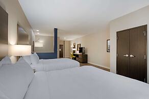 Comfort Suites Cincinnati University - Downtown