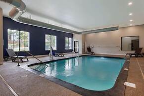 Comfort Suites Cincinnati University - Downtown